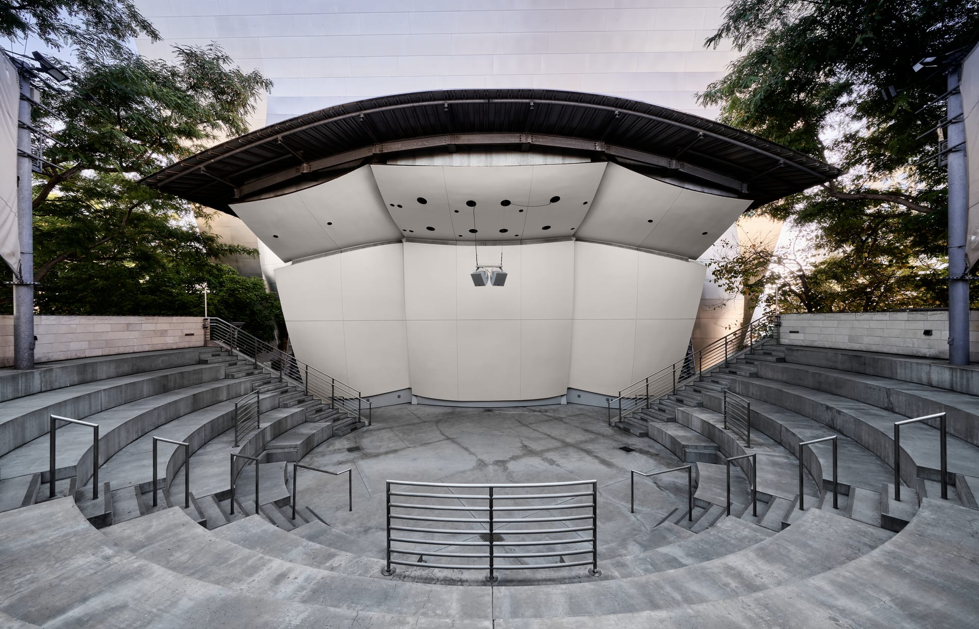 Outdoor amphitheatre at the Walt Disney Concert Hall